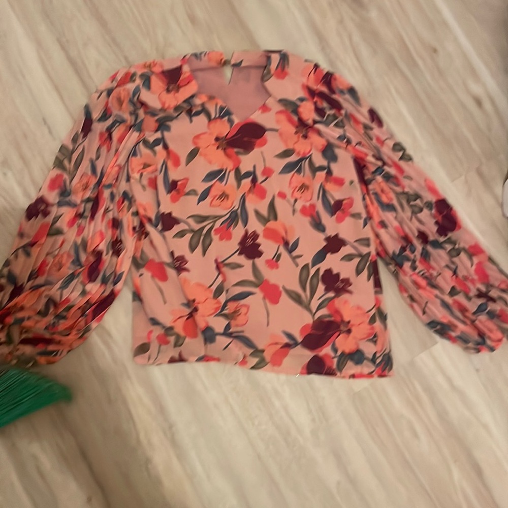 Floral long sleeve blouse with pleated sleeves  size m